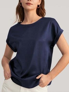 Chigant NWT Navy Blue Silky Polyester Short Sleeved Blouse, M